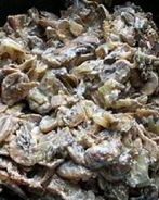 Грибы в сметане