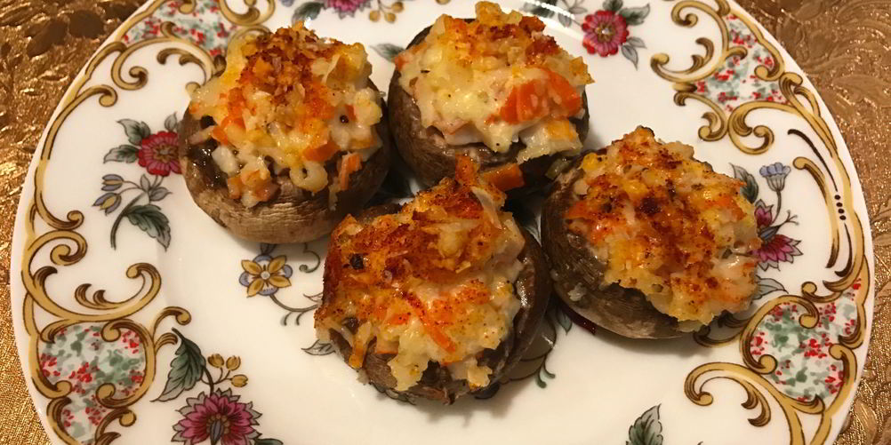 Как приготовить шампиньоны фаршированные крабовым салатом