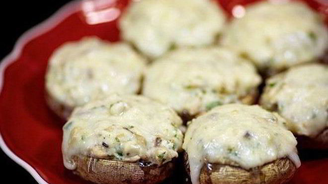Рецепт Шампиньоны, фаршированные курицей и сыром