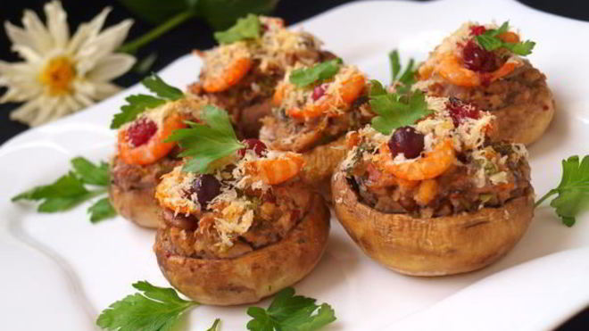 Рецепт Шампиньоны фаршированные с креветками и клюквой