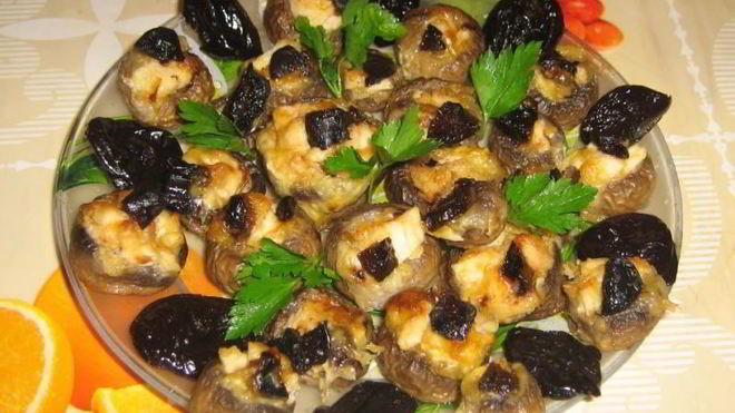 Рецепт Шампиньоны с черносливом
