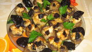 Рецепт Шампиньоны с черносливом