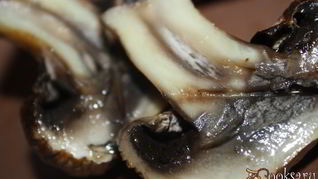 Рецепт Шампиньоны с чесночным ароматом на мангале