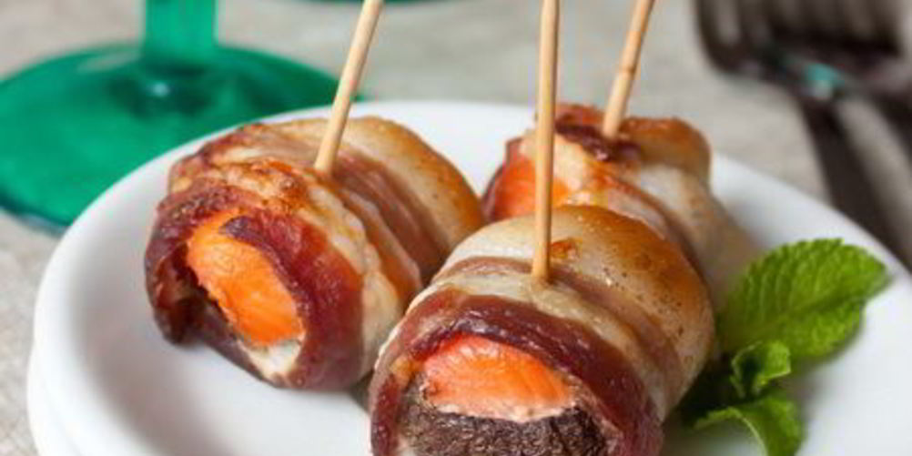 Как приготовить шампиньоны с лососем в беконе