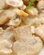 Шампиньоны в сливочном соусе