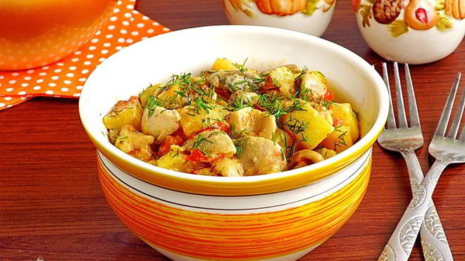 Рецепт Сыроежки тушенные с овощами в сметанном соусе