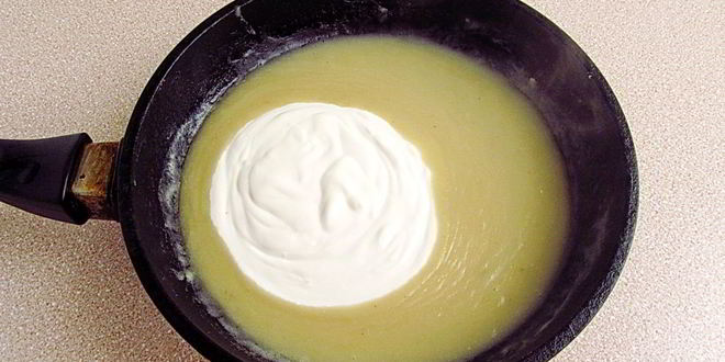 Рецепт сыроежек тушенных с овощами в сметаннома соусе