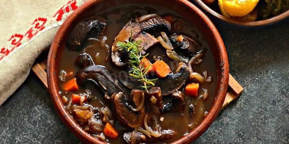 Как приготовить тушеные королевские шампиньоны с овощами