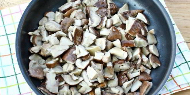 Рецепт жареные белые грибы с луком