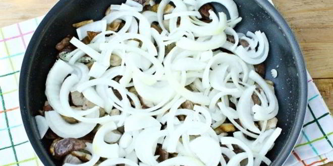 Рецепт жареные белые грибы с луком