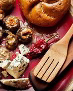 Золотистые грибы, фаршированные сыром