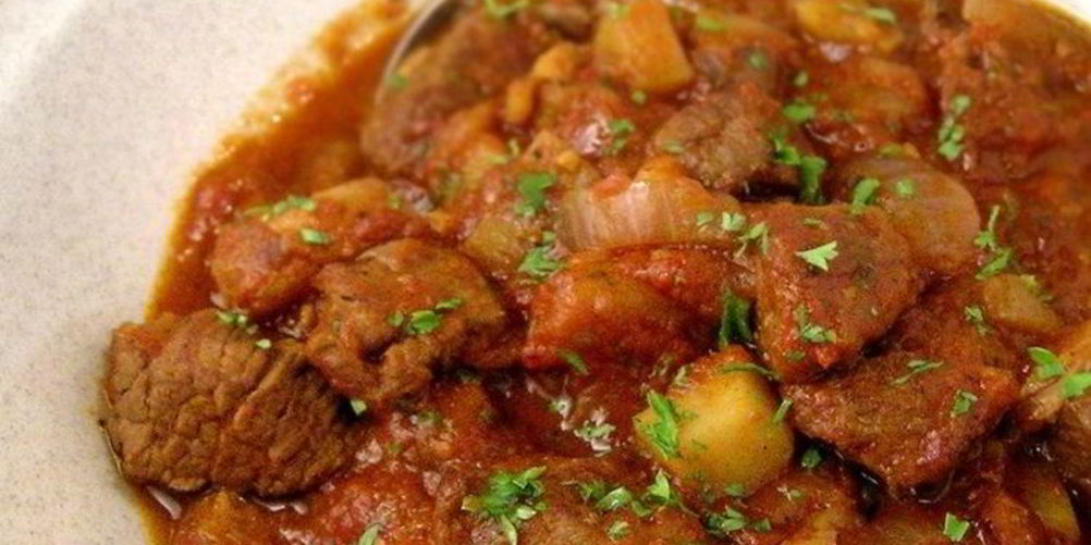 Как приготовить гуляш из свинины в мультиварке
