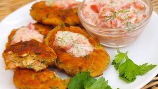 Рецепт Домашние котлеты из лосося с томатным соусом