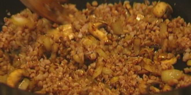 Рецепт котлетки из гречки с грибами и петрушкой