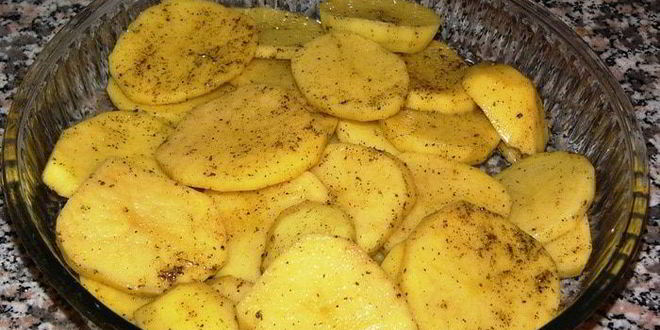 Рецепт котлет с начинкого иза шпинаты пода томатныма соусома