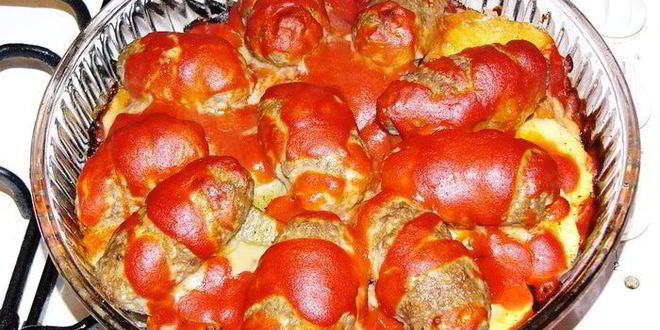 Рецепт котлет с начинкого иза шпинаты пода томатныма соусома