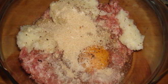 Рецепт котлеты с розмарином в беконе