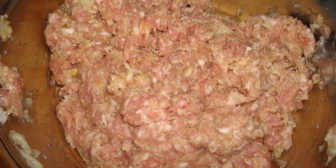 Рецепт котлеты с розмарином в беконе