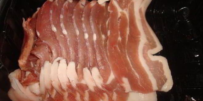 Рецепт котлеты с розмарином в беконе