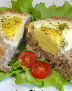 Котлеты, запеченные с яйцами