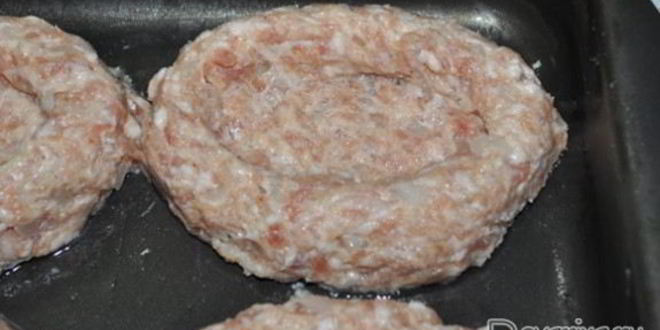 Рецепт котлеты, запеченные с яйцами