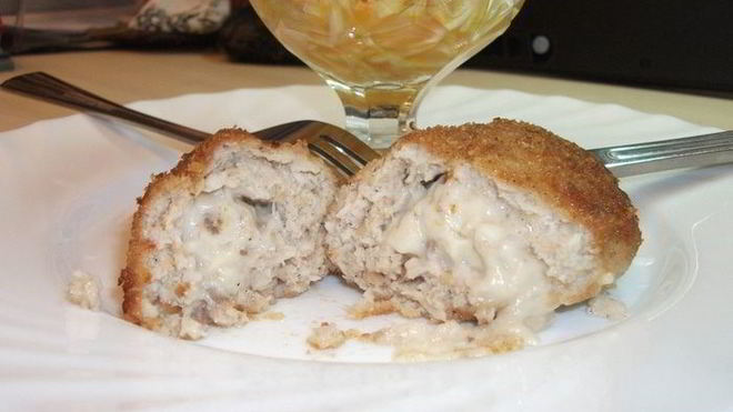 Рецепт Куриная котлета с начинкой из молочно-грибного соуса