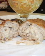 Куриная котлета с начинкой из молочно-грибного соуса