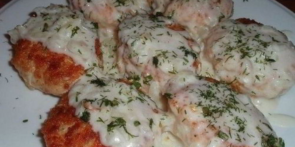 Как приготовить куриные котлетки в луковом соусе