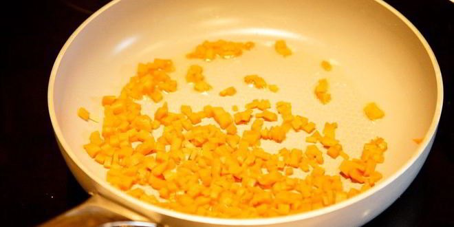 Рецепт куриные котлеты с брусничным соусом