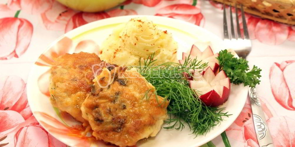 Как приготовить куриные котлеты с сыром и зеленью