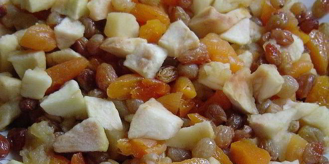 Рецепт морковные котлеты с яблоками, курагой и изюмом