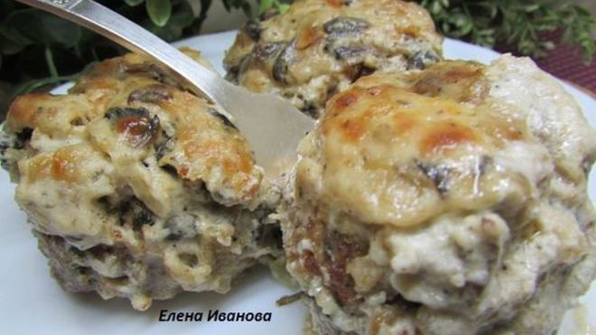 Рецепт Мясные котлеты под сметанным соусом