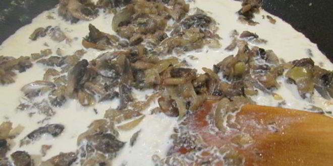 Рецепт мясные котлеты под сметанным соусом