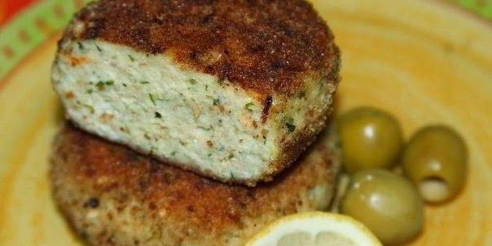 Как приготовить пикантные рыбные котлеты с сыром