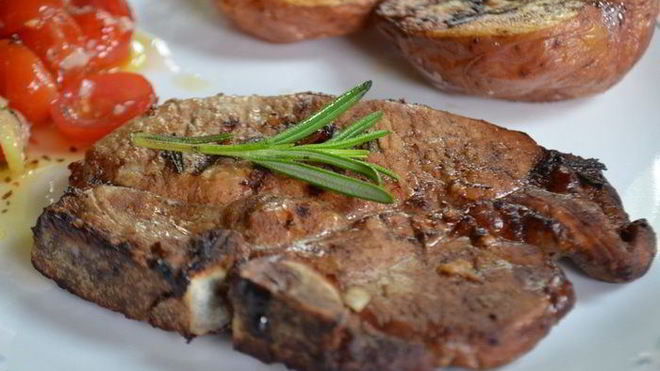 Рецепт Свиные котлеты, маринованные с розмарином