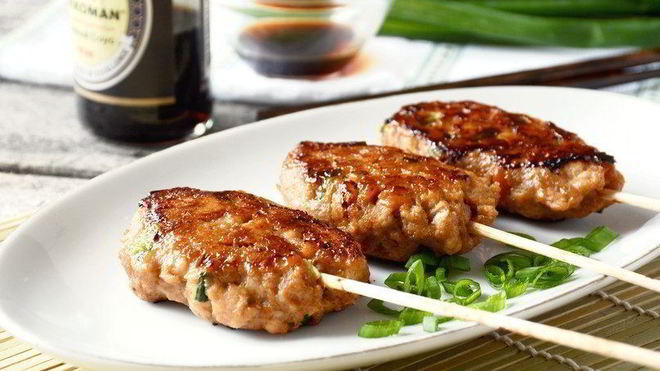 Рецепт Цукуне куриные котлетки на шпажках в духовке