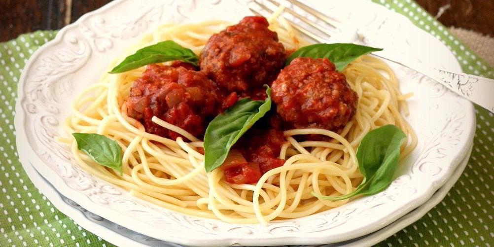 Как приготовить тушеные котлеты в мультиварке