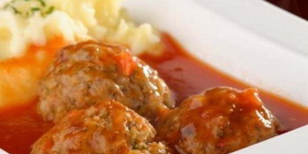Как приготовить тушеные котлеты