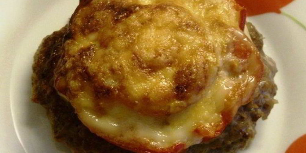 Как приготовить запеченная котлета с гарниром