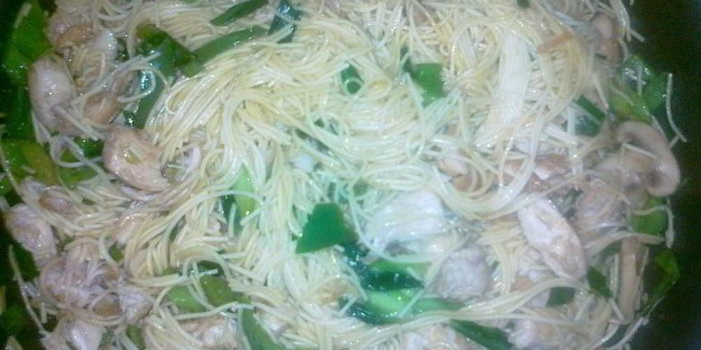 Как приготовить куриная лапша chicken chow mein