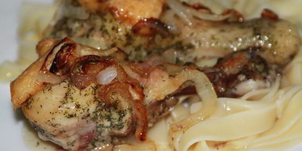 Как приготовить куриные ножки под сырными чипсами с пастой тальятелле