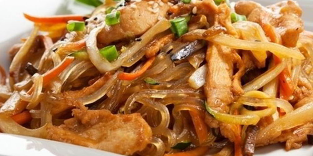 Как приготовить лапша с курицей и овощами