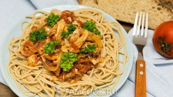 Рецепт Лапша с курицей в томатном соусе