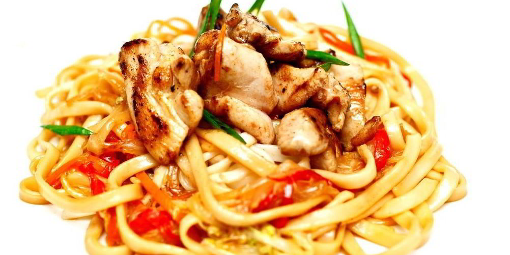 Как приготовить лапша удон с курицей и овощами