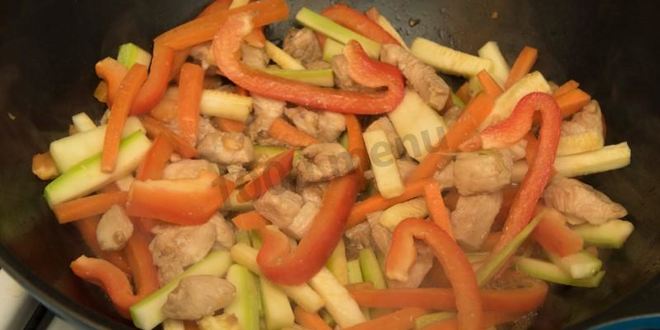 Рецепт лапша вок с курицей и кабачками