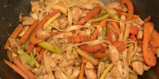 Рецепт лапша вок с курицей и кабачками