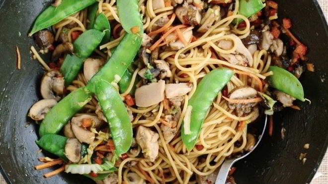 Рецепт Лапша вок с курицей и овощами