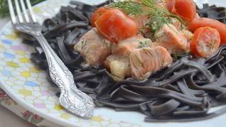 Рецепт Черная паста со сливочной форелью