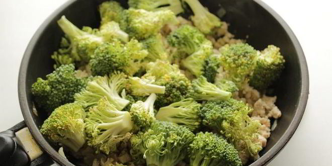 Рецепт гратен из макарон, куриной грудки и брокколи