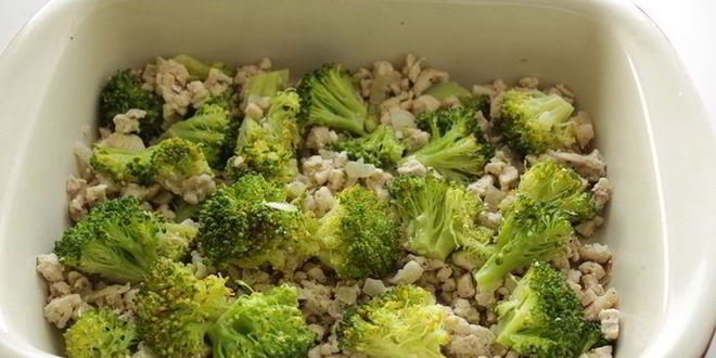 Рецепт гратен из макарон, куриной грудки и брокколи